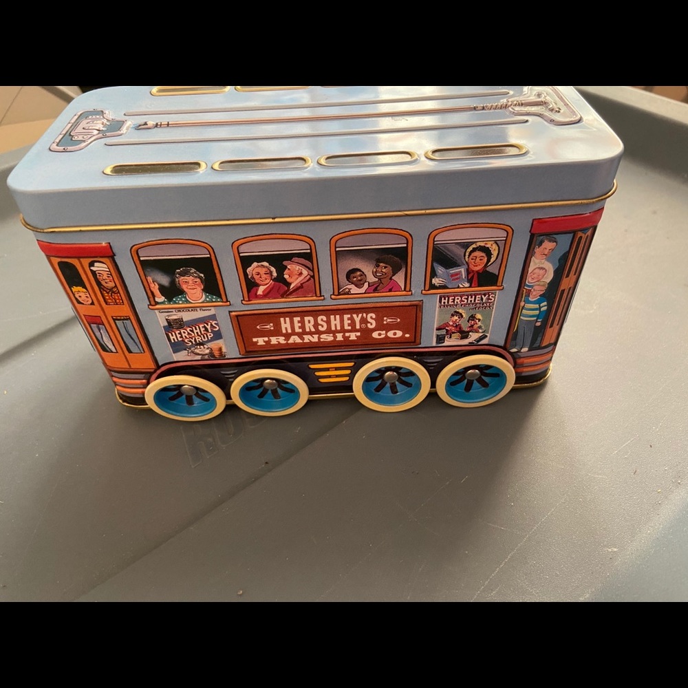 Hershey’s vehicle #2 Trolley wheel rolls 2000